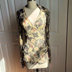 Diane von Furstenberg Size 4 Silk Blouse